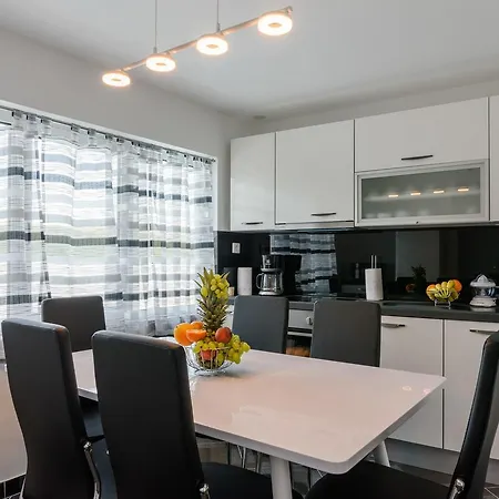 House Pako Holiday home *